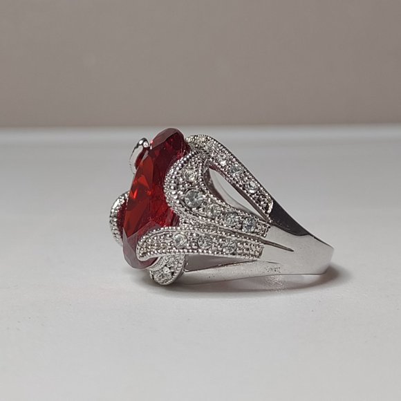 Large Bright Red And Silver Tone Ring Size 9.75 - Picture 3 of 13